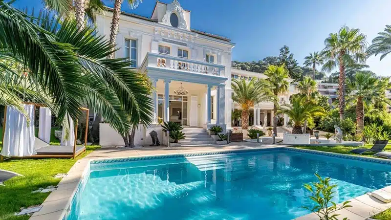 Comment investir dans l'immobilier de prestige sur la Côte d'Azur